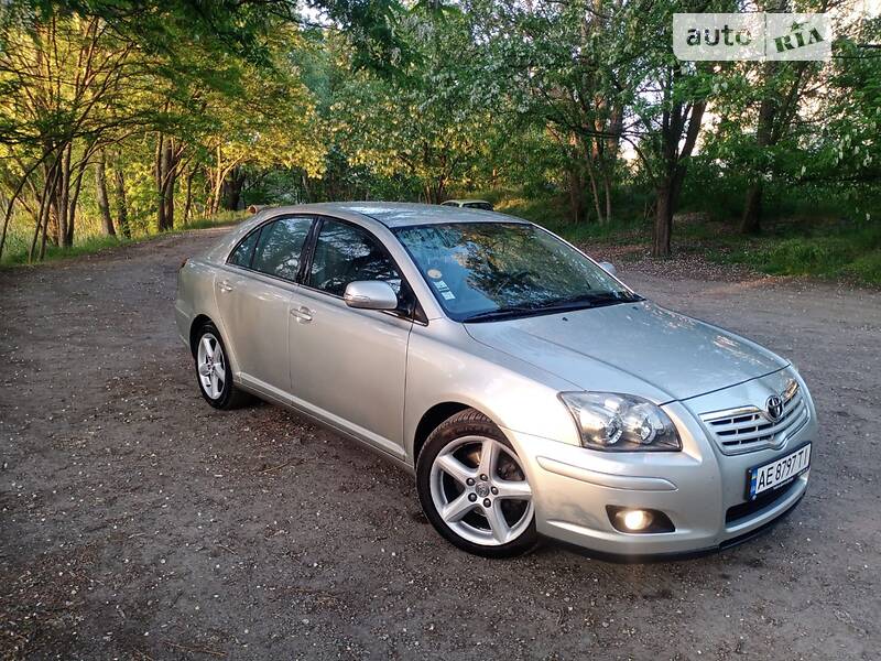 Хетчбек Toyota Avensis 2007 в Дніпрі