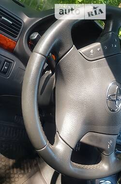 Седан Toyota Avensis 2003 в Умани