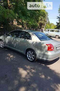 Седан Toyota Avensis 2003 в Умани