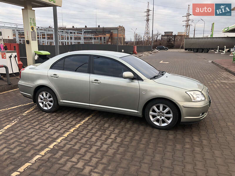 Седан Toyota Avensis 2005 в Києві