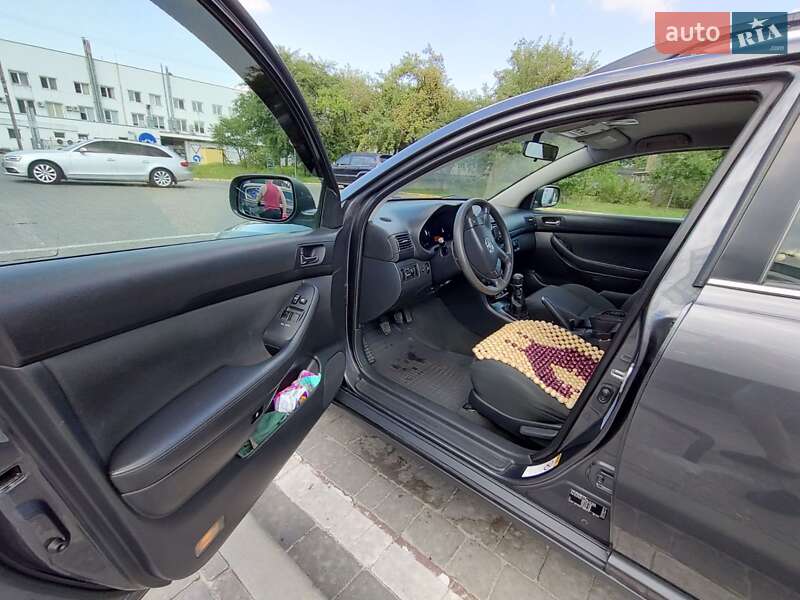 Универсал Toyota Avensis 2008 в Львове