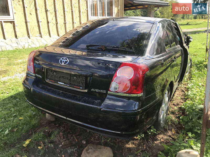 Хетчбек Toyota Avensis 2006 в Косові