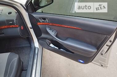 Седан Toyota Avensis 2006 в Одессе