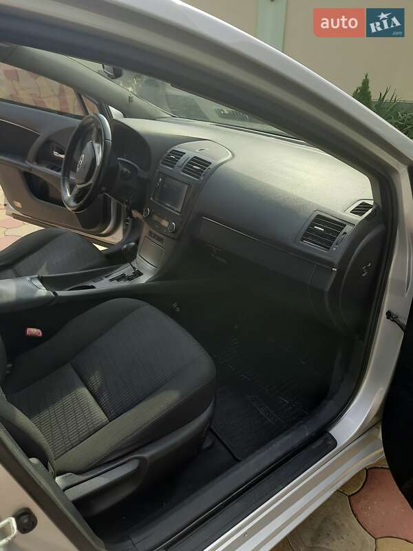 Седан Toyota Avensis 2008 в Одессе