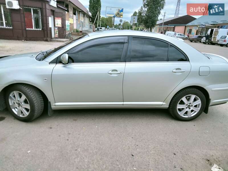Седан Toyota Avensis 2005 в Пятихатках