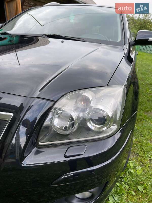 Універсал Toyota Avensis 2007 в Долині