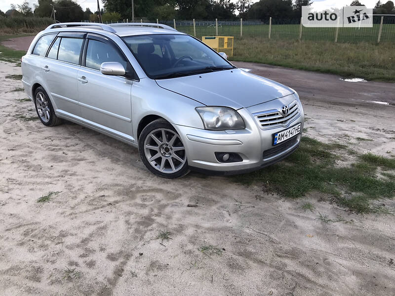 Універсал Toyota Avensis 2007 в Черняхові