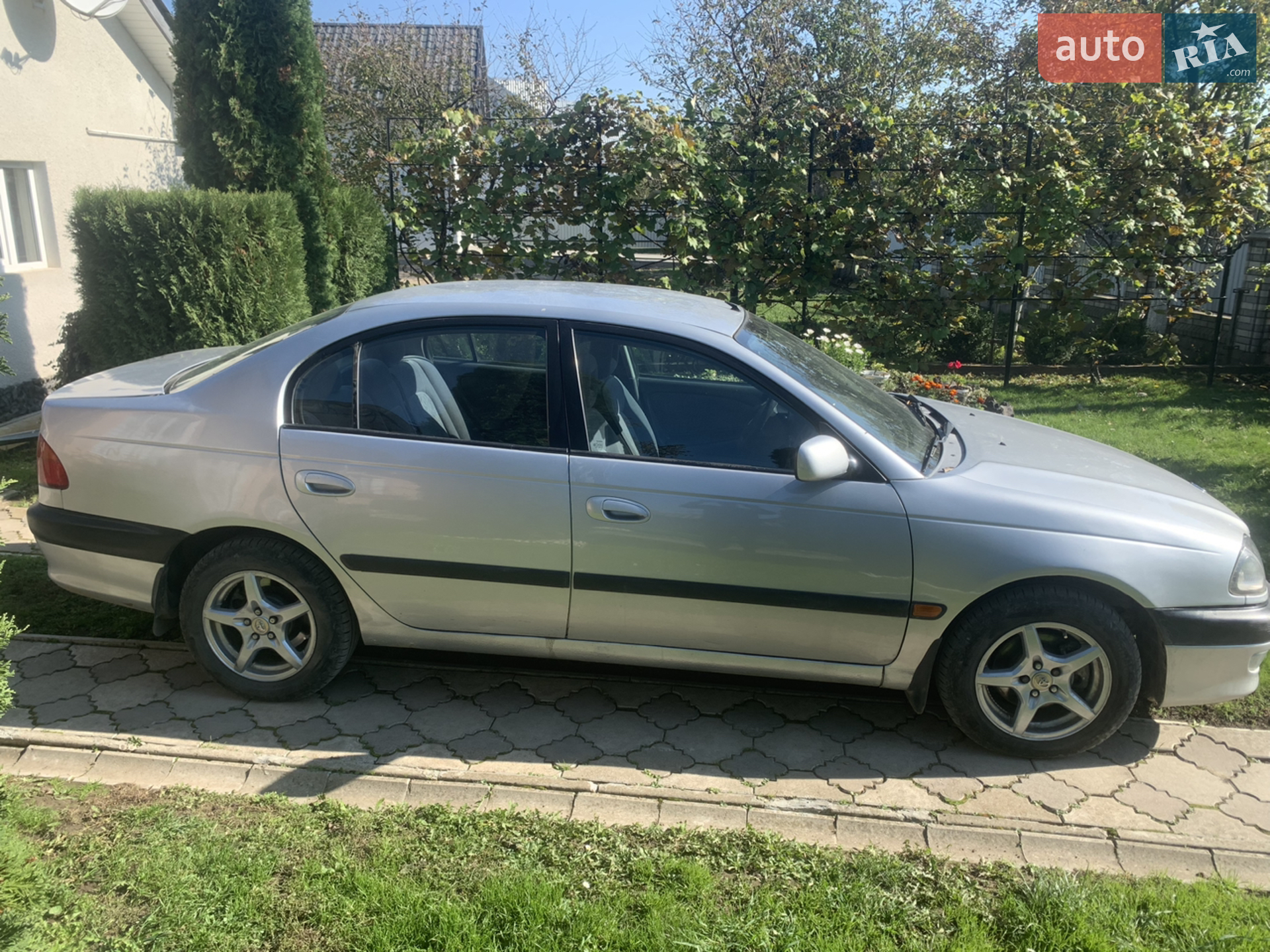 Toyota Avensis 2000
