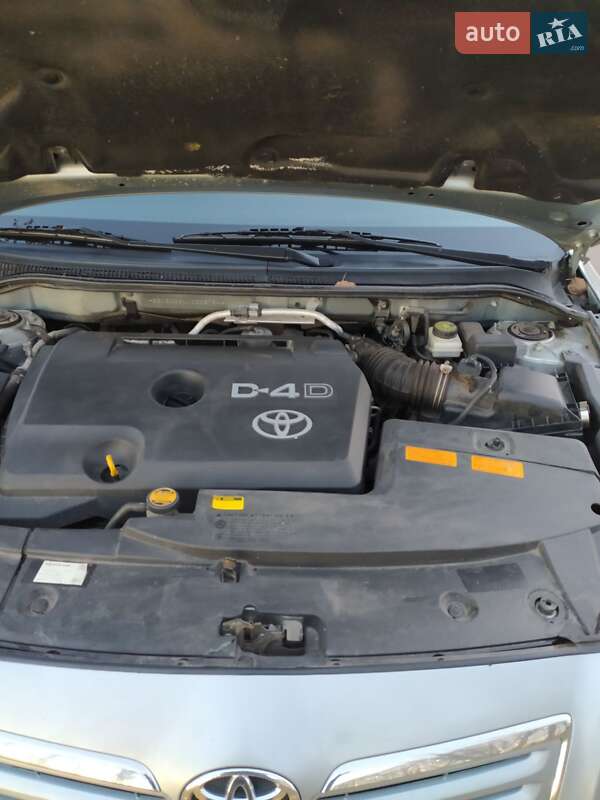 Универсал Toyota Avensis 2008 в Первомайске