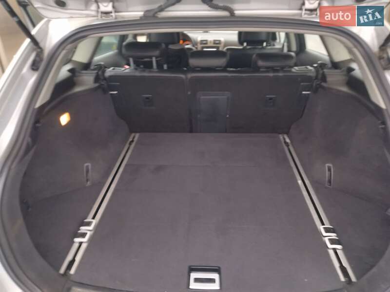 Универсал Toyota Avensis 2011 в Любешове