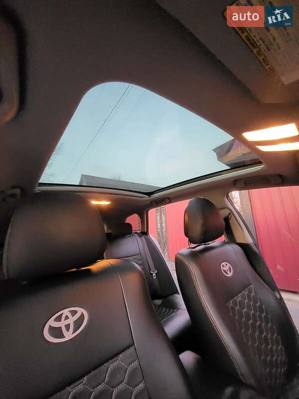 Універсал Toyota Avensis 2011 в Івано-Франківську