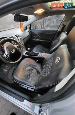 Універсал Toyota Avensis 2011 в Івано-Франківську