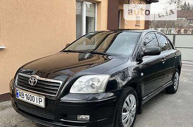 Седан Toyota Avensis 2004 в Гайсину