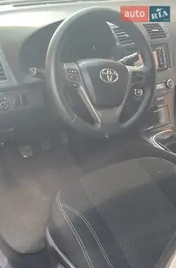 Toyota Avensis 2010