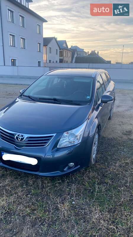 Toyota Avensis 2010