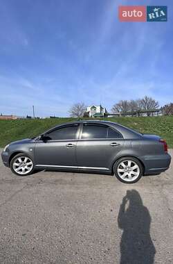 Седан Toyota Avensis 2005 в Полтаві