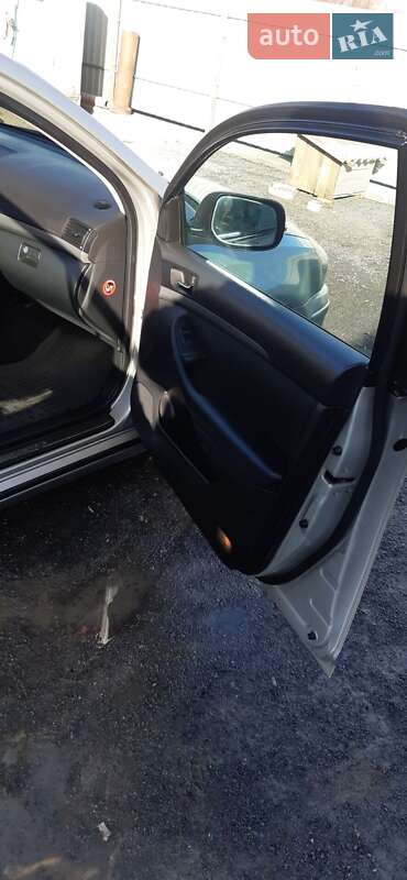 Универсал Toyota Avensis 2006 в Звягеле