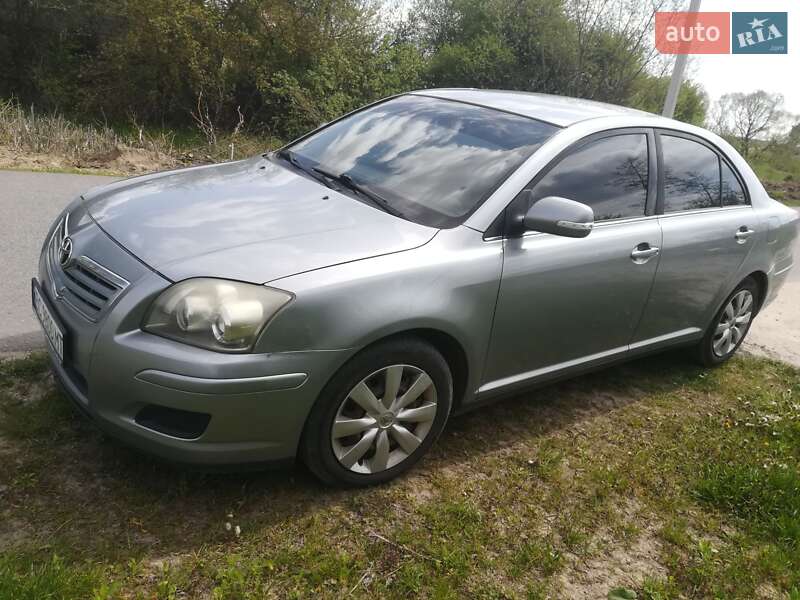 Седан Toyota Avensis 2008 в Львові