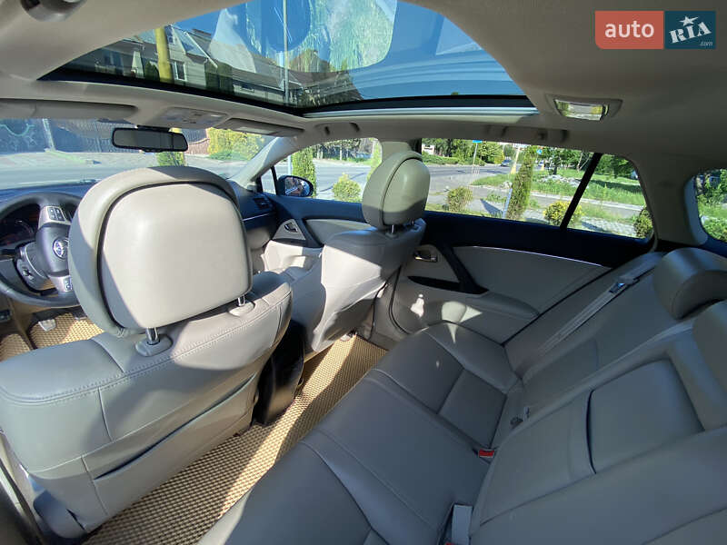 Універсал Toyota Avensis 2010 в Ужгороді