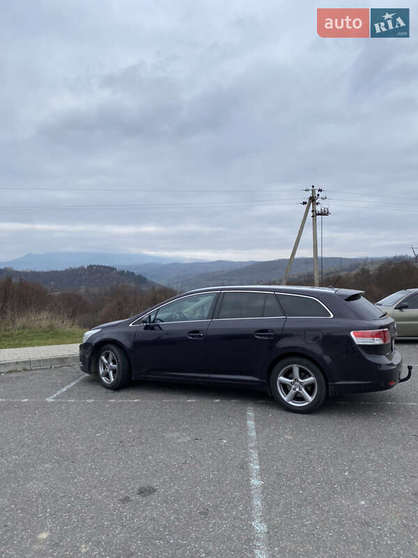 Універсал Toyota Avensis 2010 в Ужгороді