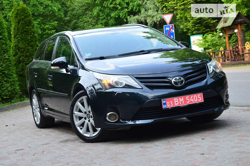 Універсал Toyota Avensis 2014 в Дрогобичі