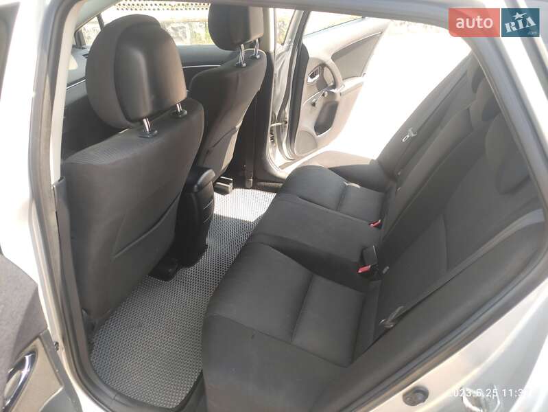 Универсал Toyota Avensis 2009 в Литине фото 13 Универсал Toyota Avensis 2009 в Литине