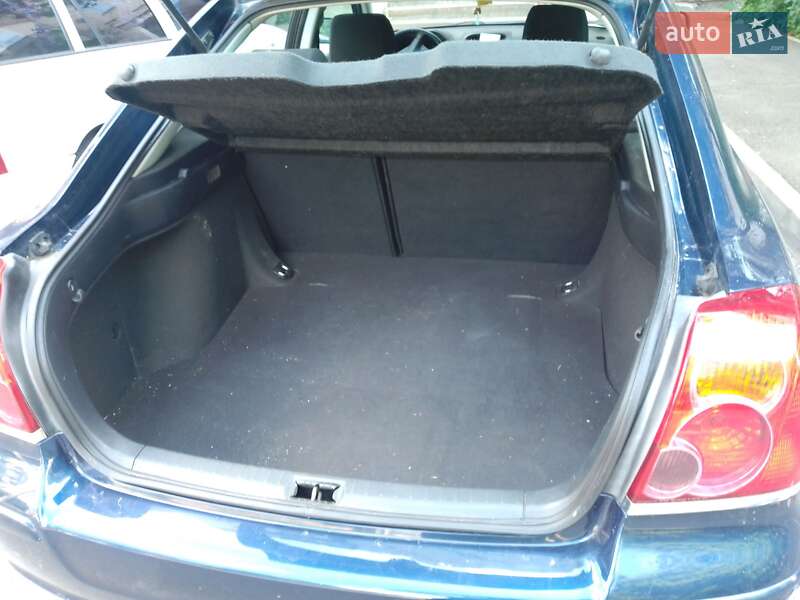 Лифтбек Toyota Avensis 2005 в Киеве фото 13 Лифтбек Toyota Avensis 2005 в Киеве