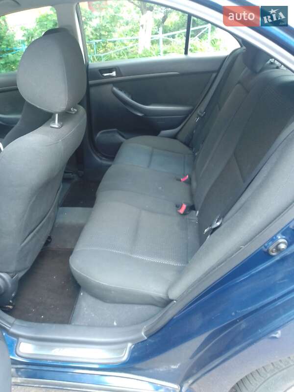 Лифтбек Toyota Avensis 2005 в Киеве фото 7 Лифтбек Toyota Avensis 2005 в Киеве