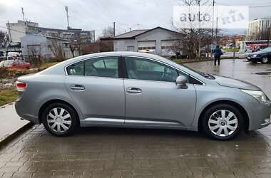 Седан Toyota Avensis 2010 в Львове