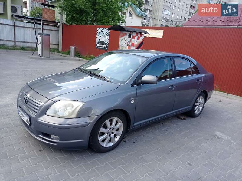 Ліфтбек Toyota Avensis 2005 в Львові