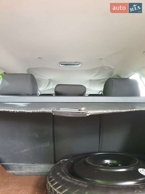 Універсал Toyota Avensis 2003 в Чорткові