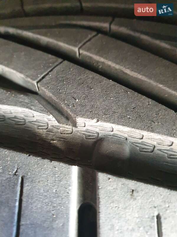 Універсал Toyota Avensis 2003 в Чорткові