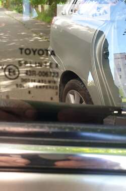 Универсал Toyota Avensis 2003 в Чорткове
