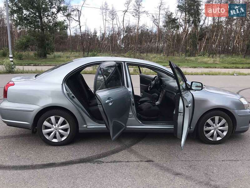 Седан Toyota Avensis 2008 в Харькове