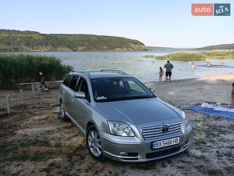 Універсал Toyota Avensis 2004 в Кам'янець-Подільському