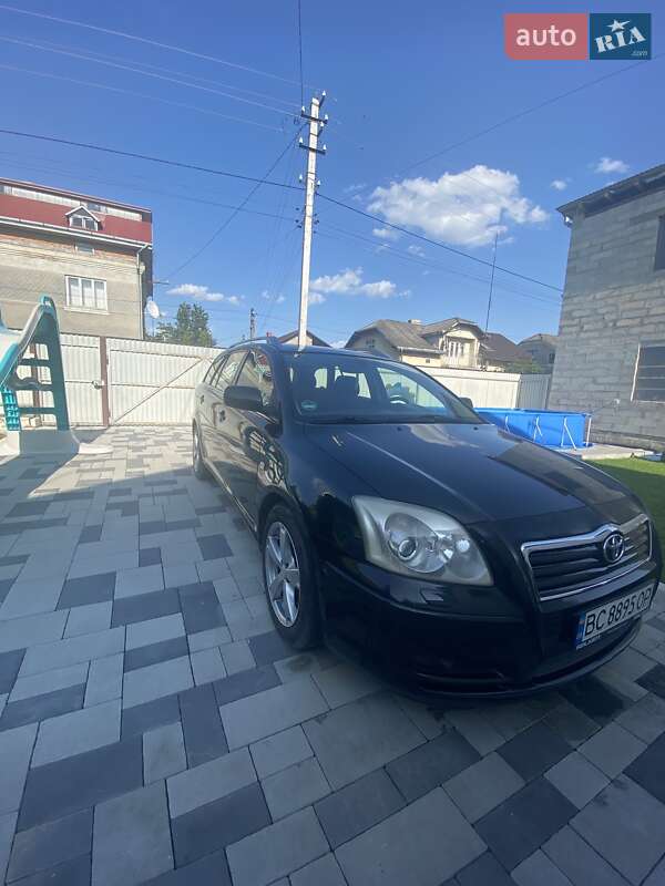 Універсал Toyota Avensis 2005 в Самборі