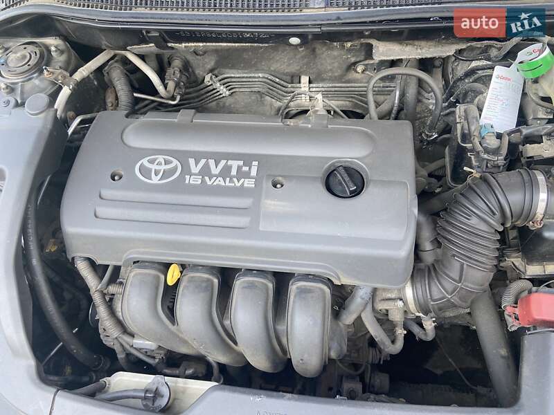 Універсал Toyota Avensis 2005 в Самборі