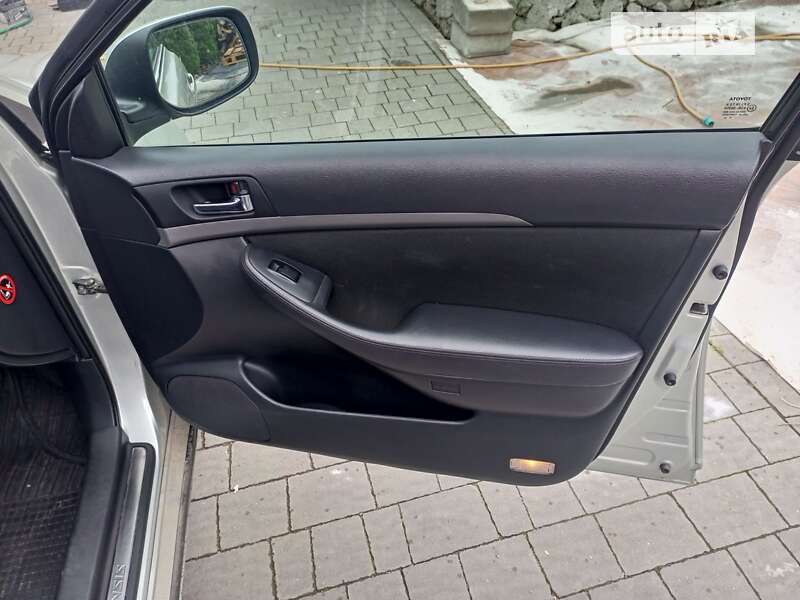 Универсал Toyota Avensis 2006 в Тернополе