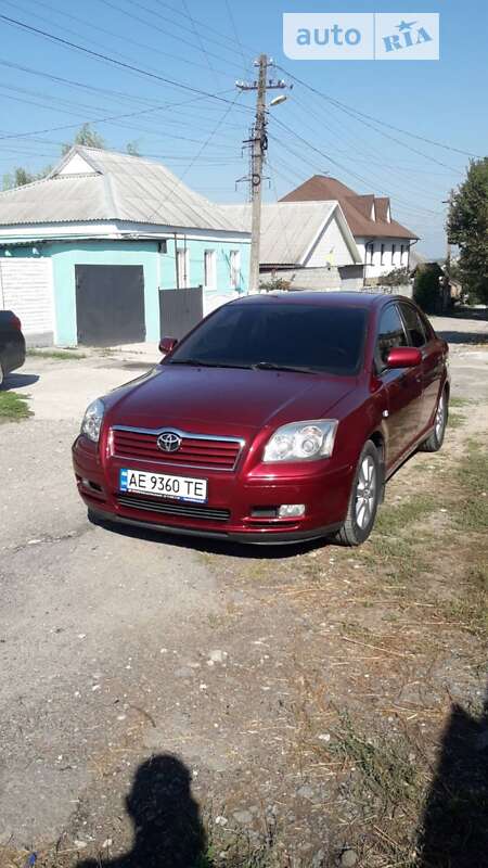 Ліфтбек Toyota Avensis 2004 в Дніпрі