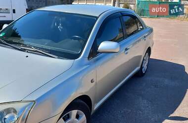 Седан Toyota Avensis 2003 в Чернигове