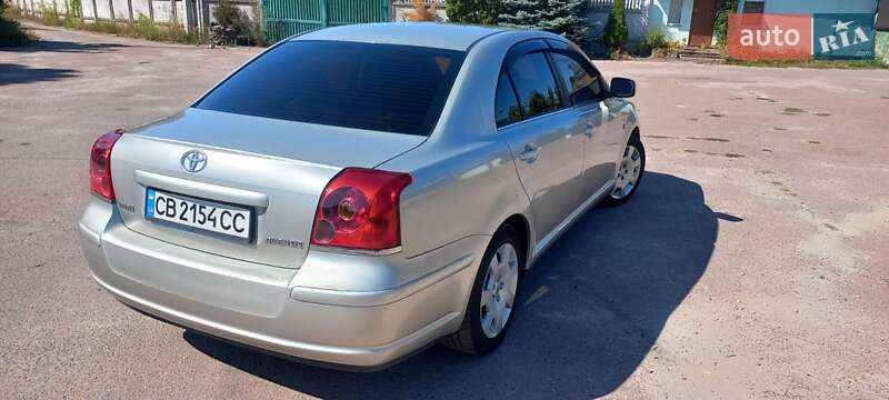 Седан Toyota Avensis 2003 в Чернігові