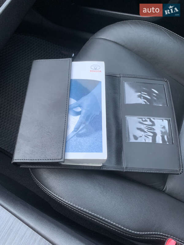 Універсал Toyota Avensis 2009 в Чернівцях