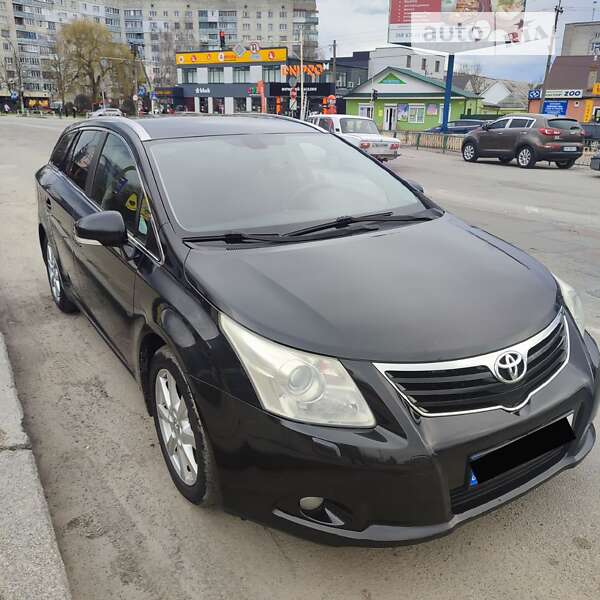 Універсал Toyota Avensis 2008 в Звягелі