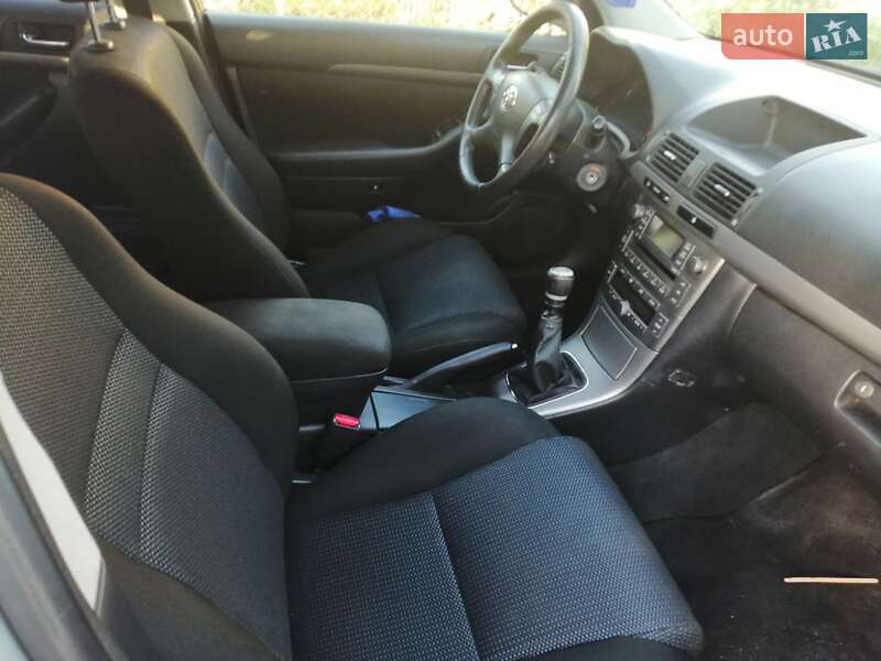 Універсал Toyota Avensis 2008 в Луцьку