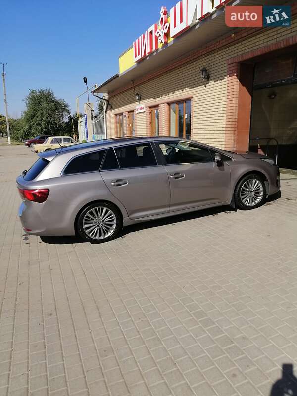 Универсал Toyota Avensis 2016 в Николаеве