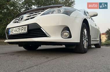 Седан Toyota Avensis 2012 в Днепре