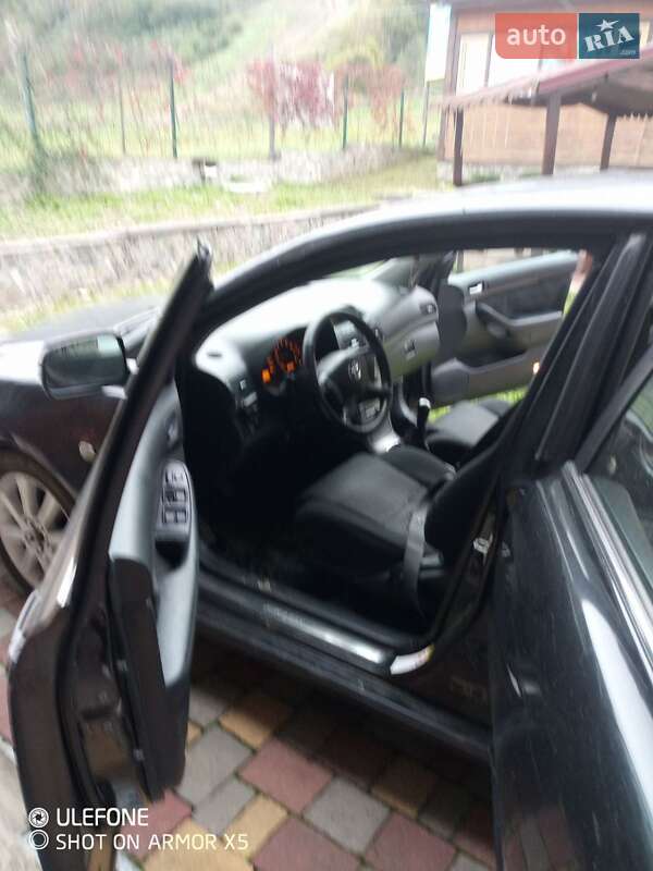 Седан Toyota Avensis 2006 в Сколе