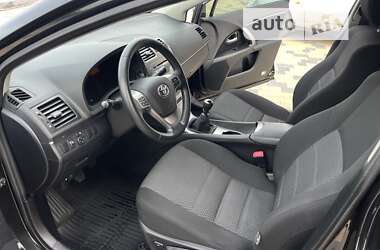 Седан Toyota Avensis 2015 в 
