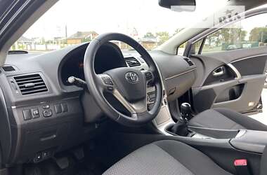 Седан Toyota Avensis 2015 в 