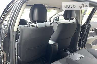 Седан Toyota Avensis 2015 в 